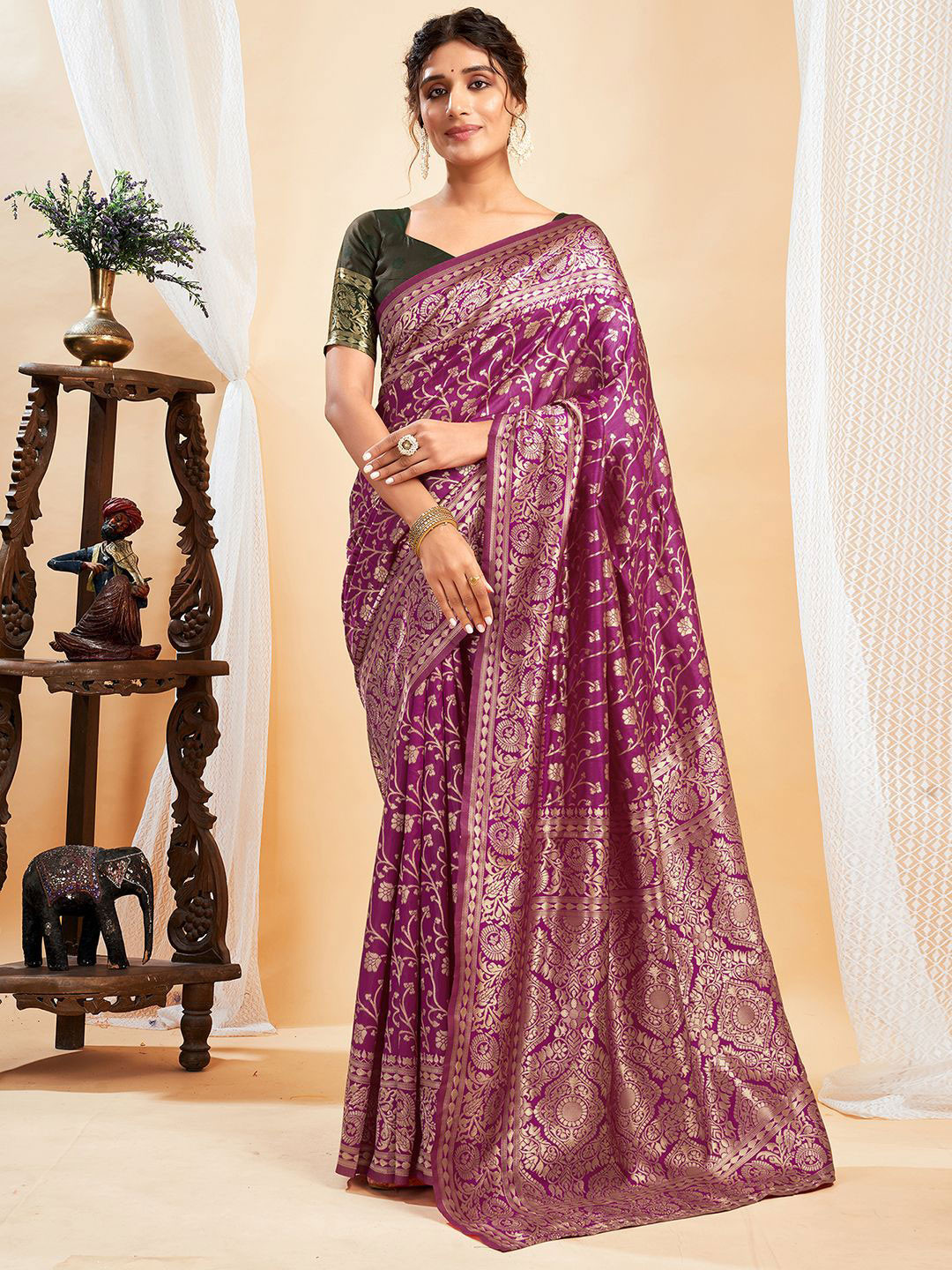 

KALINI Woven Design Banarasi Saree, Magenta