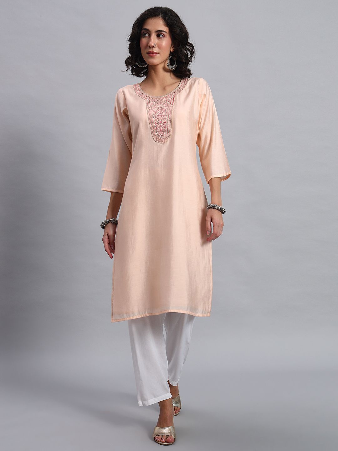 

JDS LIFESTYLE Women Yoke Design Thread Work Kurta, Peach