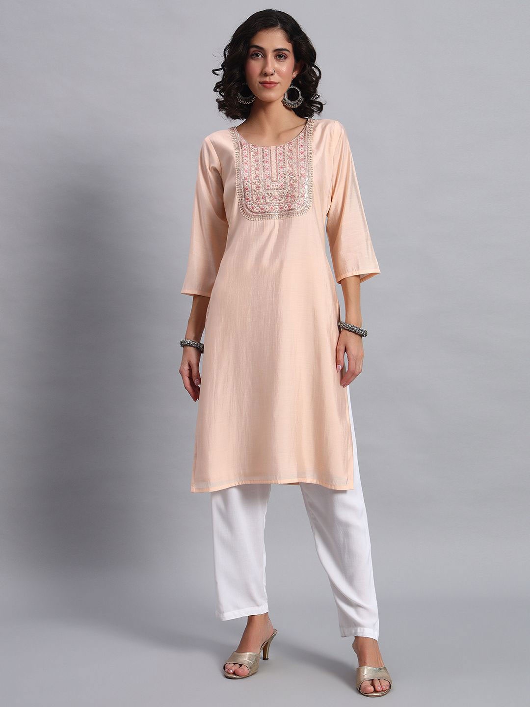 

JDS LIFESTYLE Women Yoke Design Thread Work Kurta, Peach