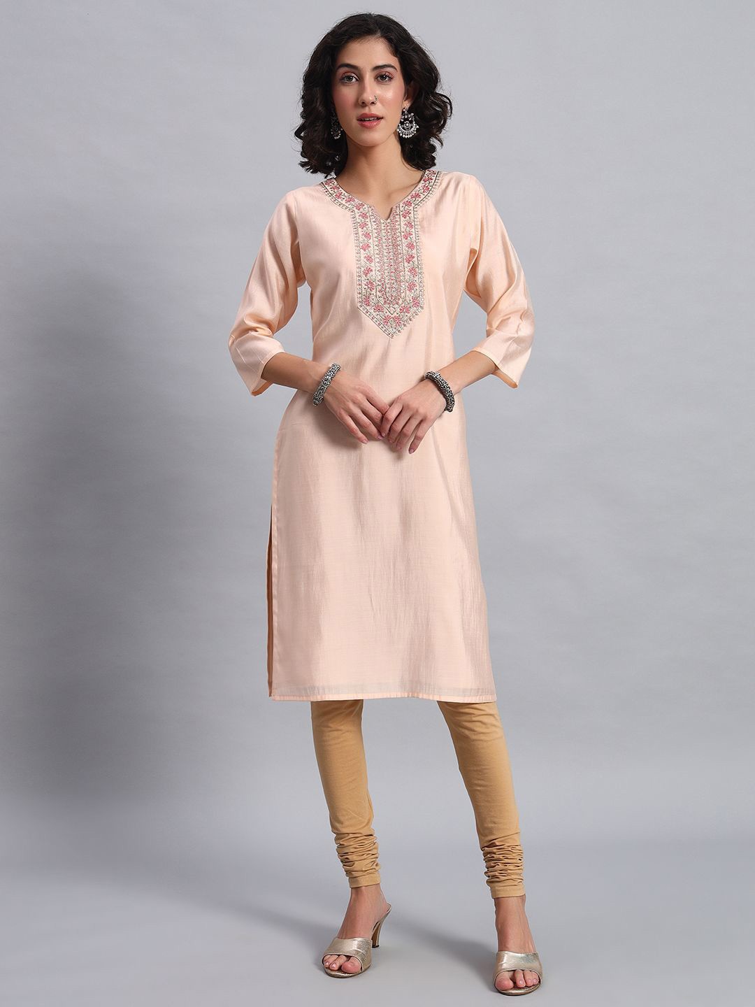 

JDS LIFESTYLE Women Yoke Design Thread Work Kurta, Peach