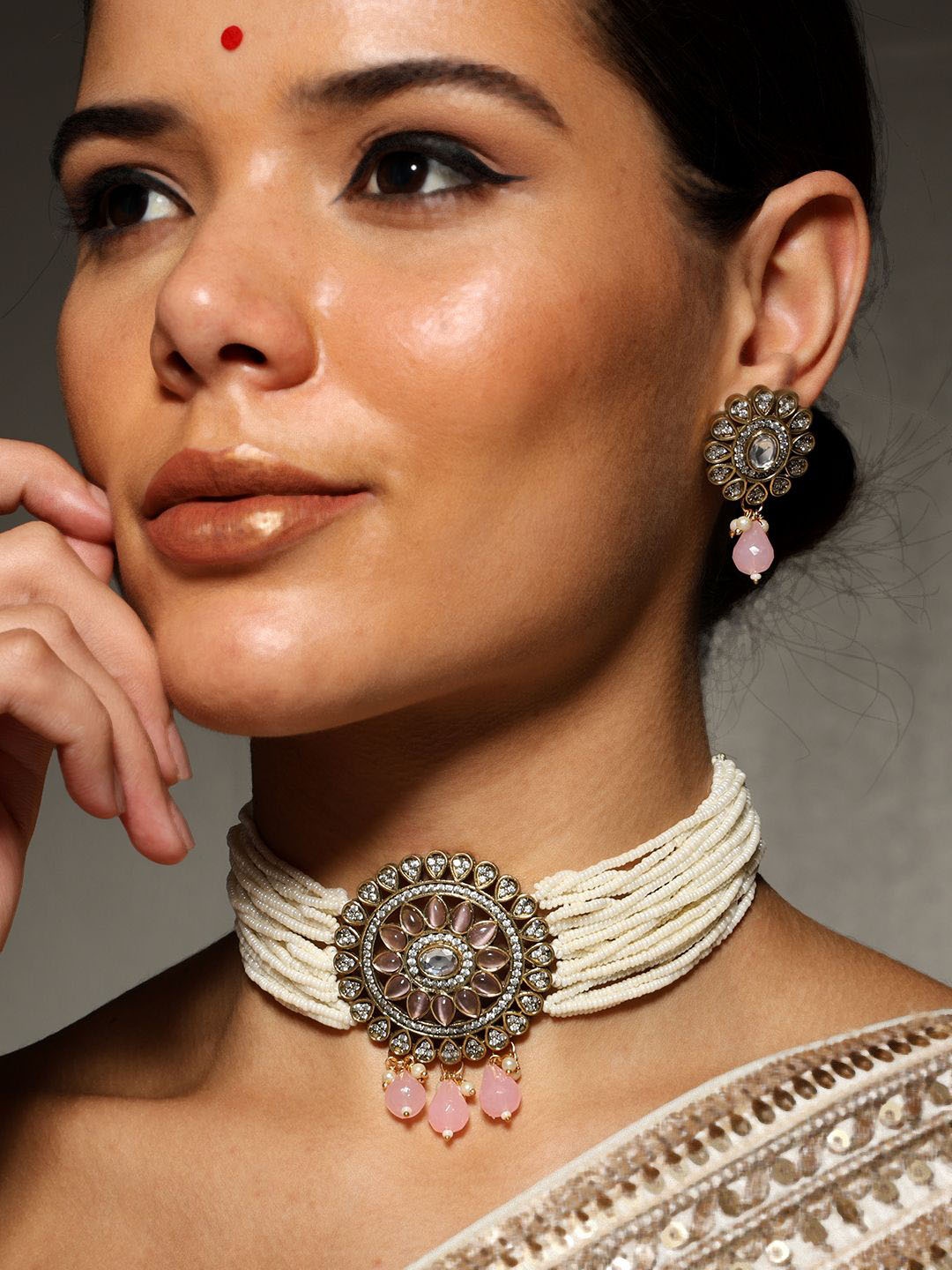 

PATOLA BY VJ Gold-Plated Artificial Stones and Beads Stone-Studded & Beaded Jewellery Set