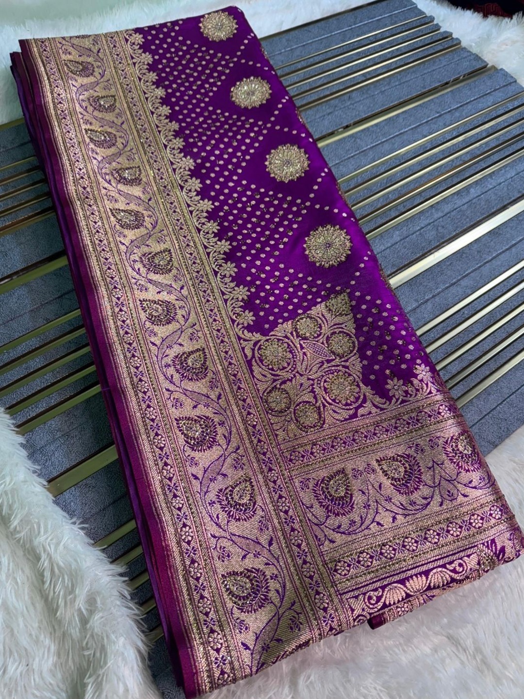

DIVASTRI Ethnic Motifs Zari Banarasi Saree, Purple
