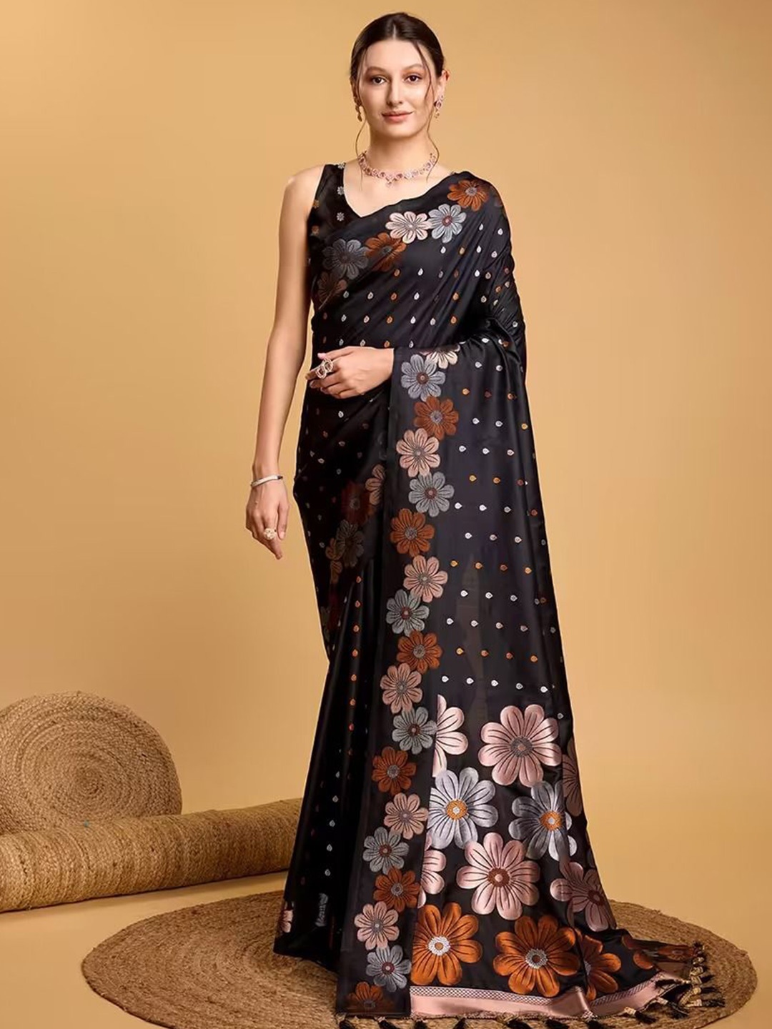 

SANJANA SILK Ethnic Motifs Zari Kanjeevaram Saree, Black