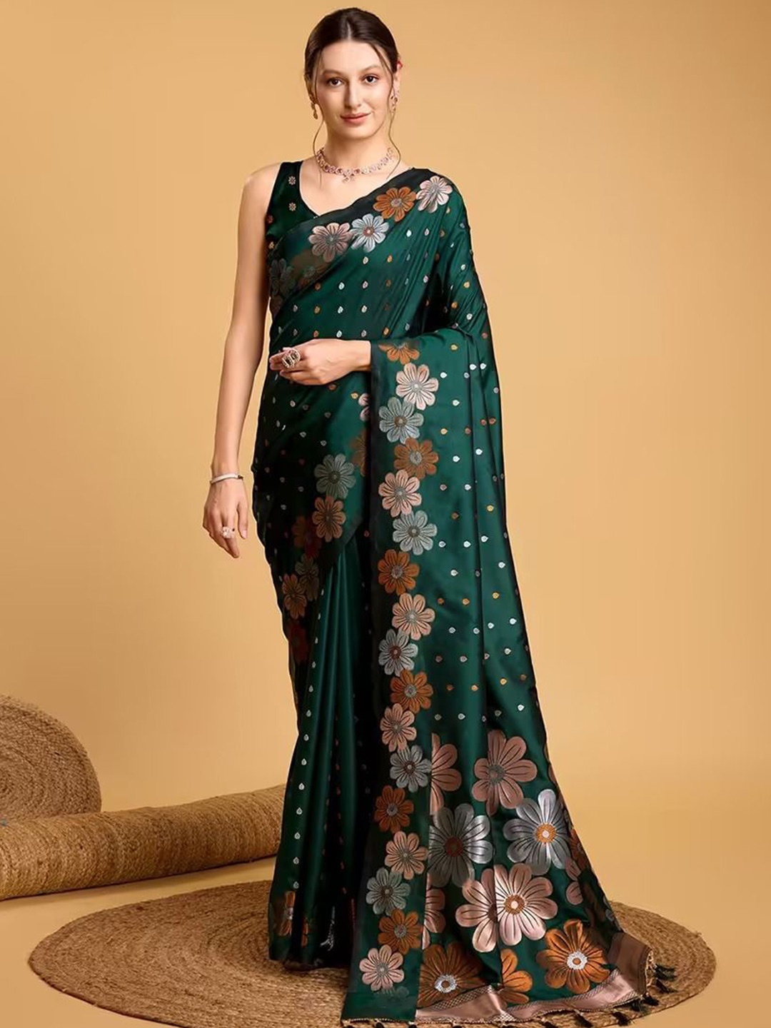 

SANJANA SILK Ethnic Motifs Zari Kanjeevaram Saree, Green