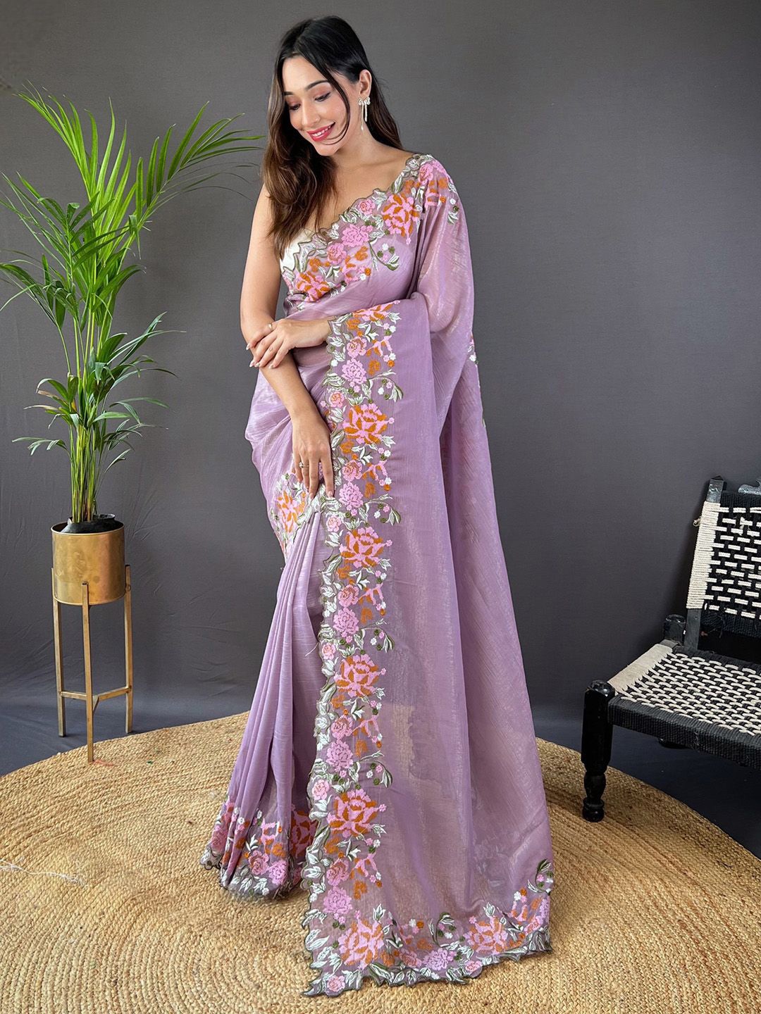 

Anouk Floral Embroidered Tissue Saree, Lavender