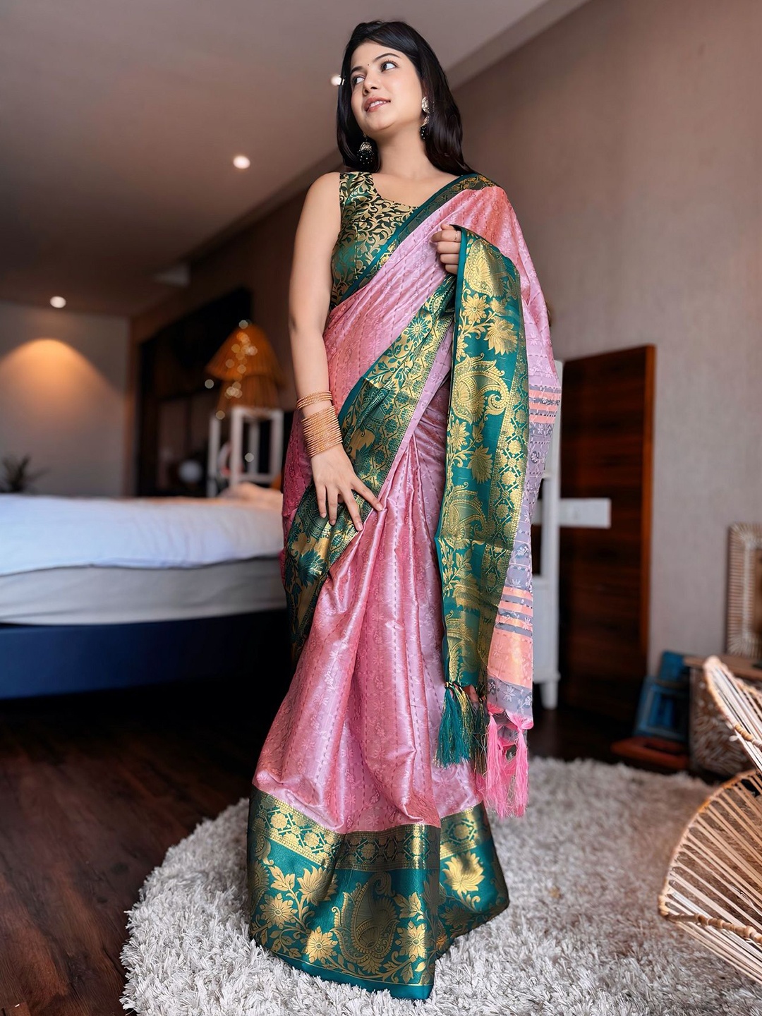 

JULEE Woven Design Zari Pure Silk Kanjeevaram Saree, Pink