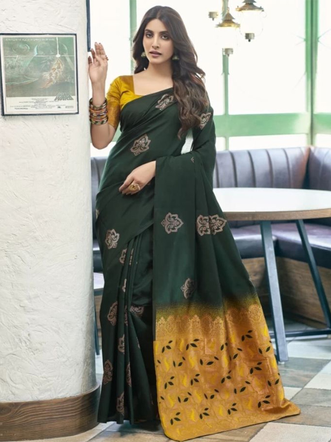 

Sanwariya Silk Ethnic Motifs Zari Kanjeevaram Saree, Green