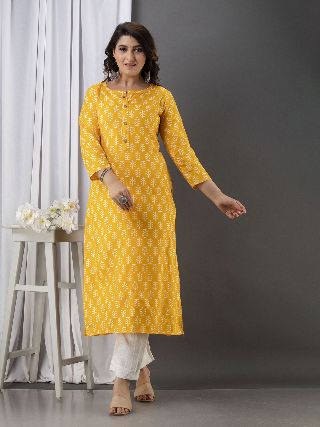 

GREYSHADE Women Printed Straight Kurta, Yellow