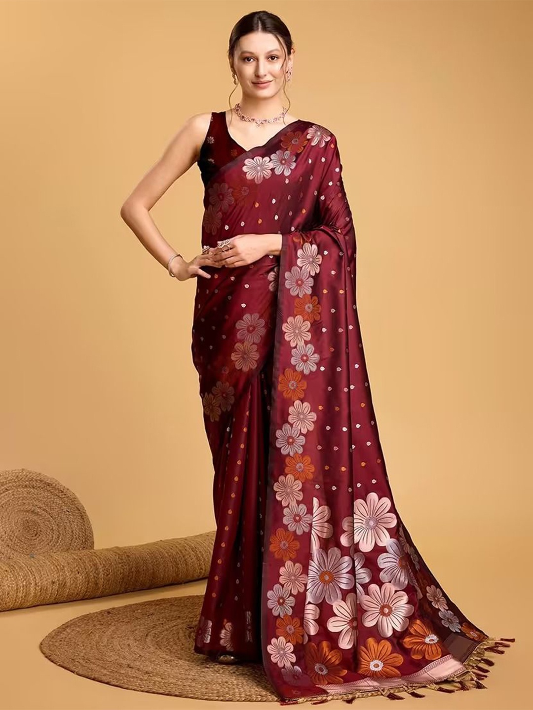 

Sanwariya Silk Ethnic Motifs Woven Design Zari Kanjeevaram Saree, Maroon