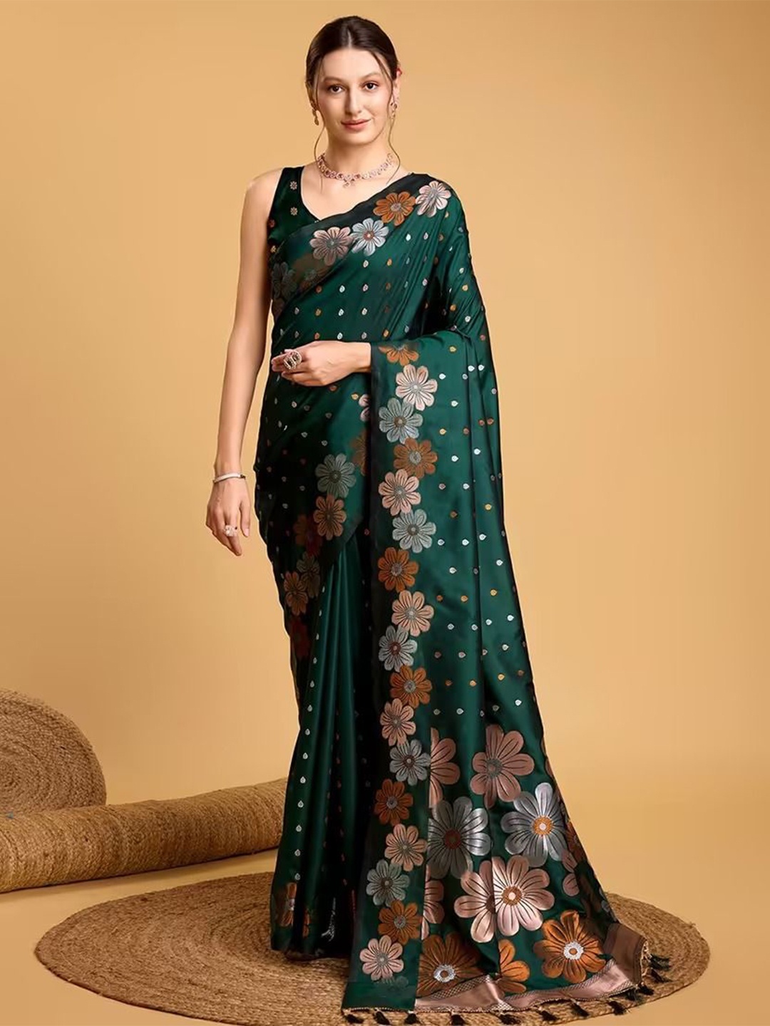 

Sanwariya Silk Ethnic Motifs Zari Kanjeevaram Saree, Green