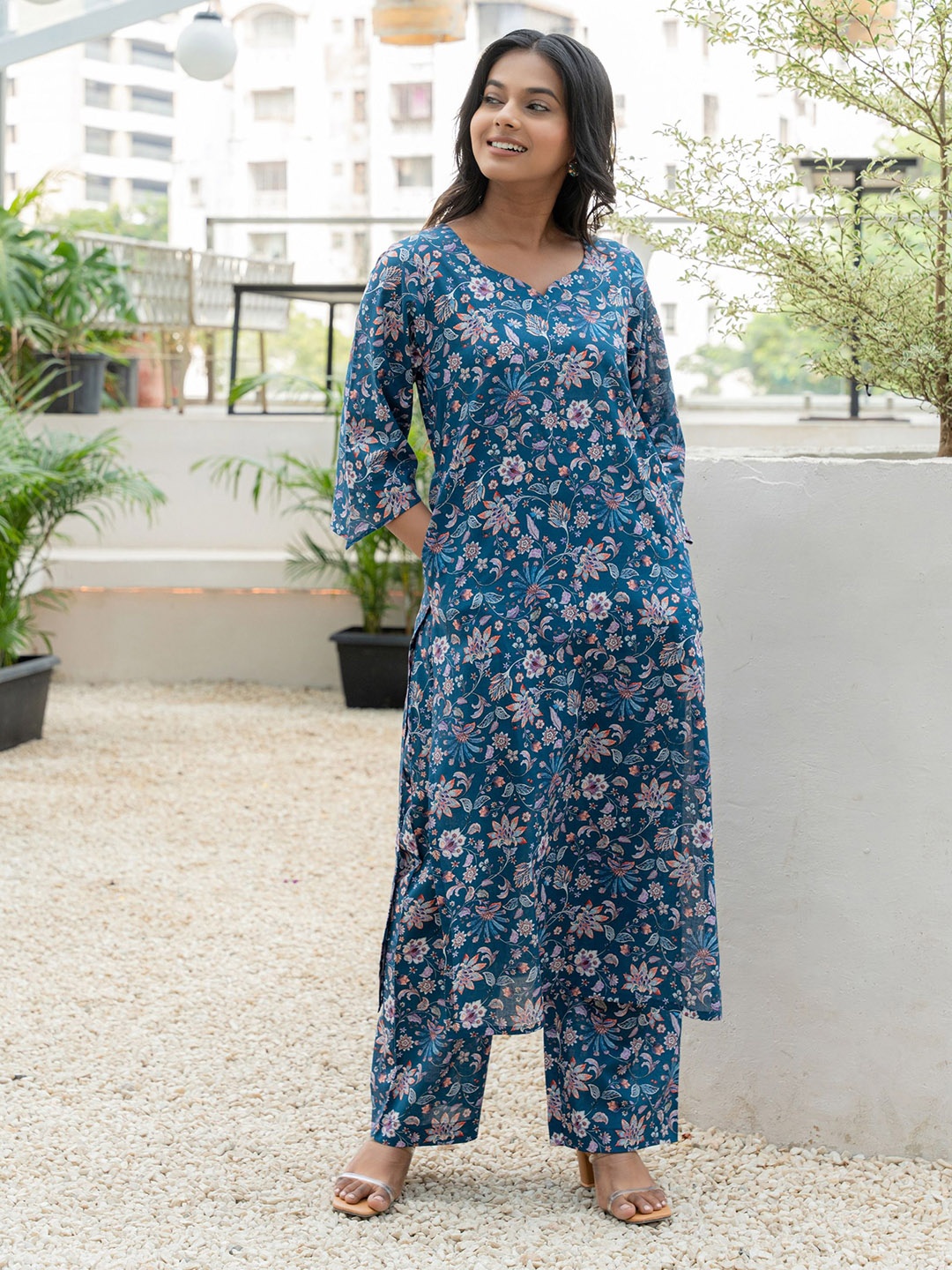 

GULABOSITABO Women Printed Pure Cotton Straight Kurta, Blue