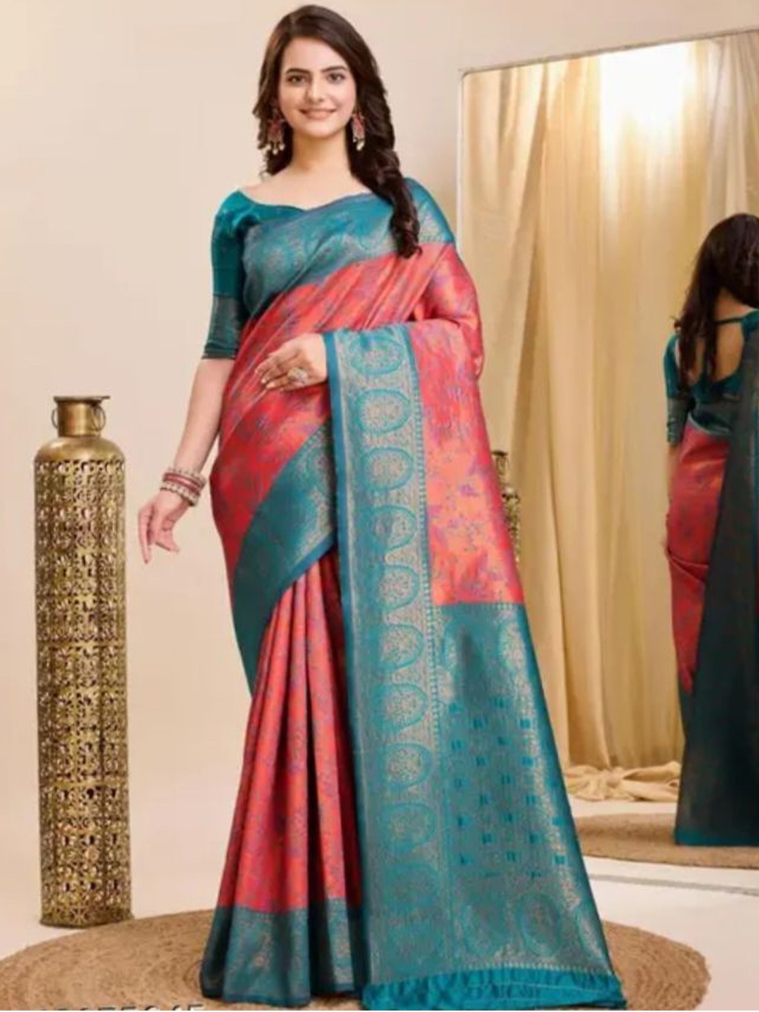 

Sitanjali Ethnic Motifs Woven Design Zari Kanjeevaram Saree, Peach