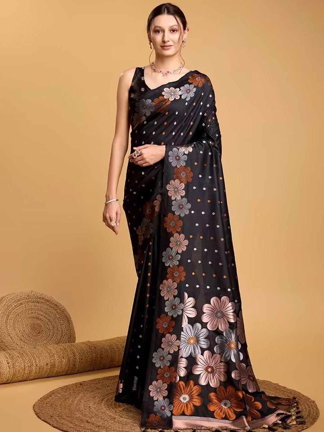

Sitanjali Ethnic Motifs Woven Design Zari Kanjeevaram Saree, Black