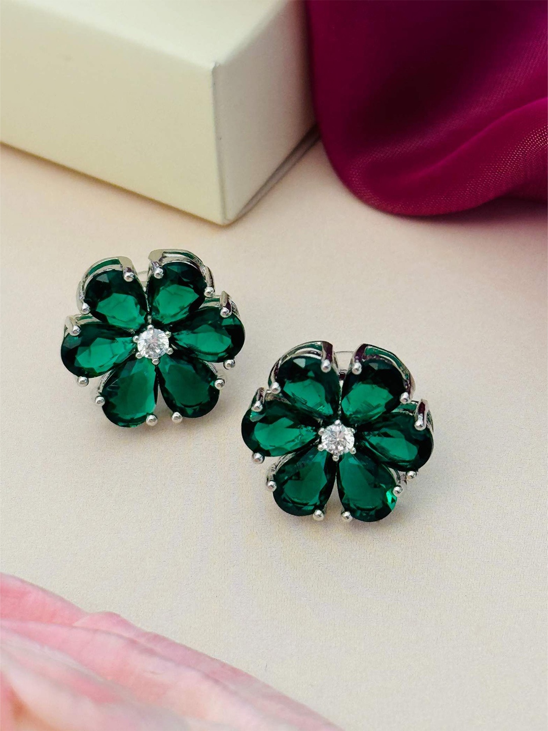 

ABDESIGNS Silver Plating Floral Shaped Studs Earrings, Green