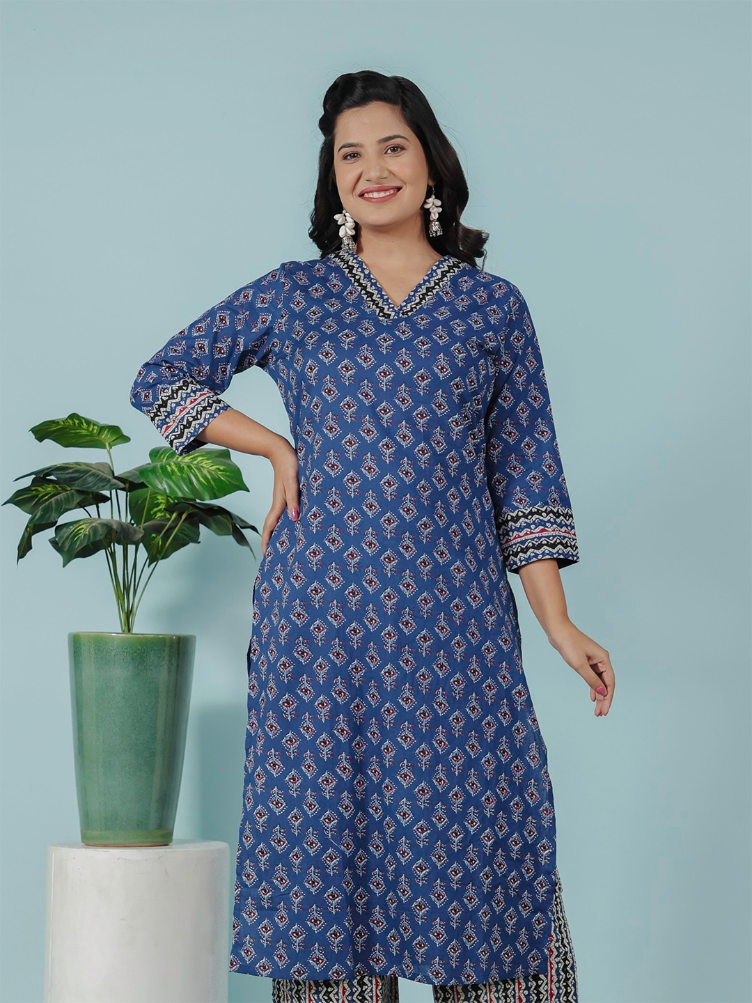 

Aramya Geometric Printed Cotton Straight Kurta, Blue