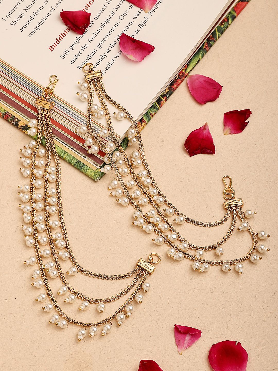 

ZENEME Gold-Plated Kundan Studded Royal Earcuff Earrings