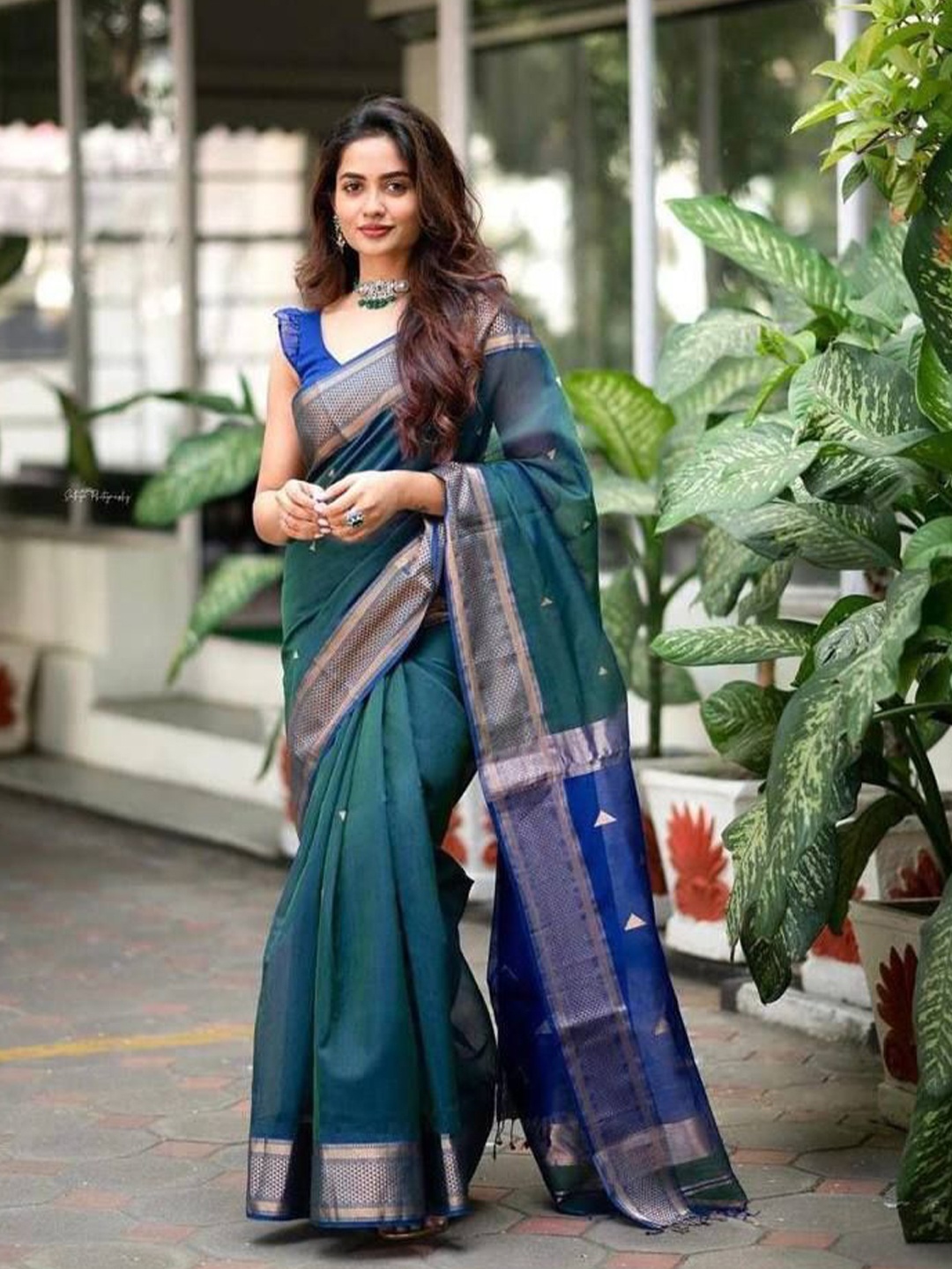 

KALINI Woven Design Zari Designer Banarasi Saree, Green