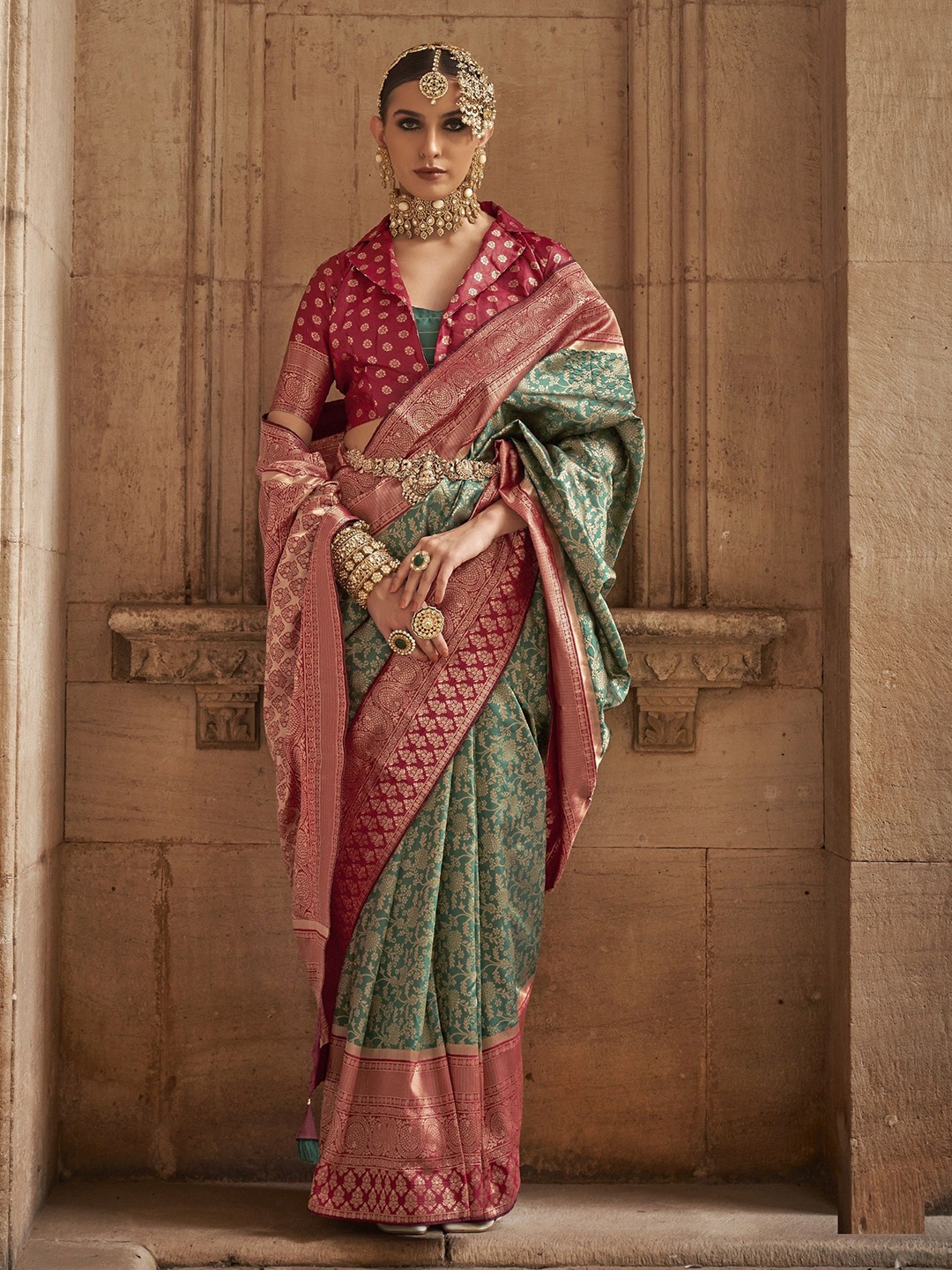 

MAHALASA Ethnic Motifs Woven Design Zari Pure Silk Kanjeevaram Saree, Green