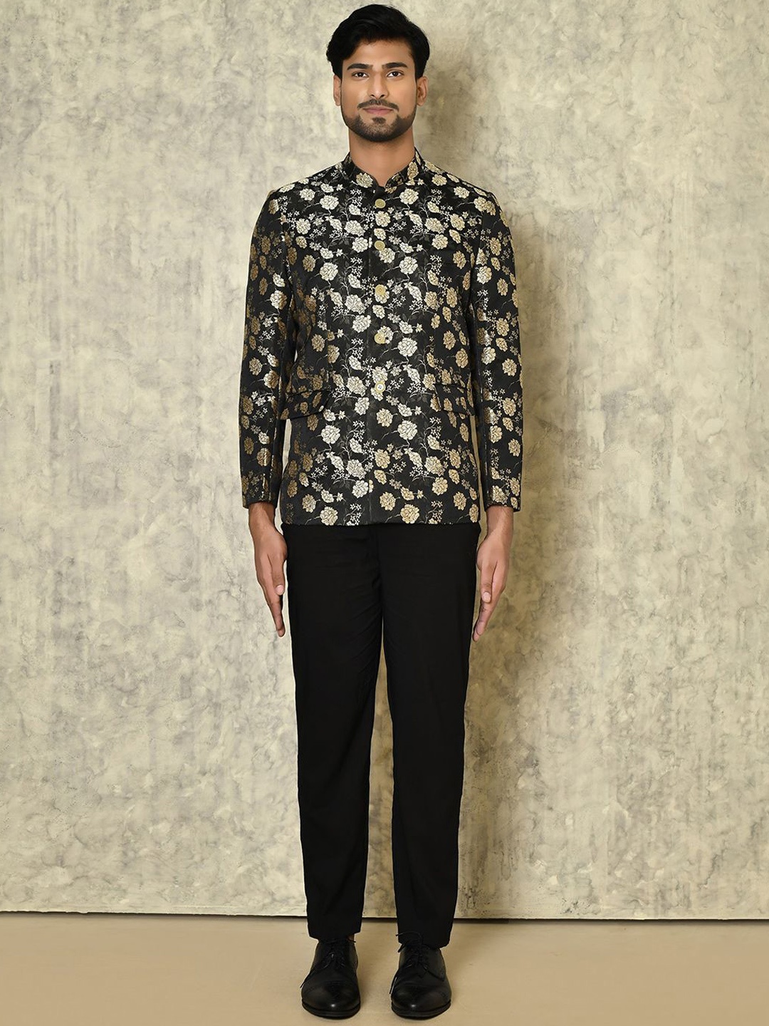 

Aryavir Malhotra Men Floral Printed Bandhgala Blazer, Black