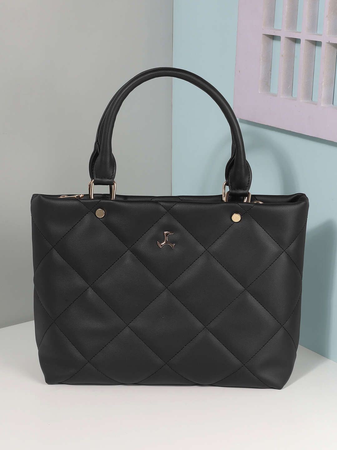 

Mochi Women Solid Structured Handheld Bag with Quilted, Black
