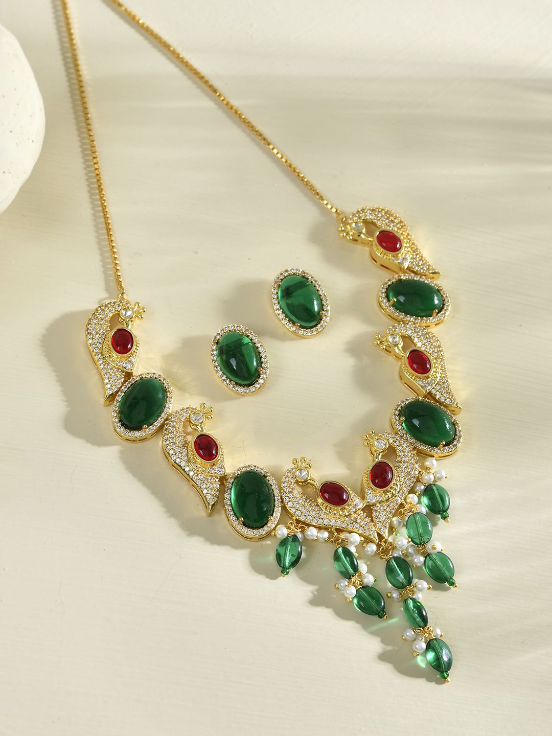 

Voylla Gold Plated Kundan Studded Jewellery Set
