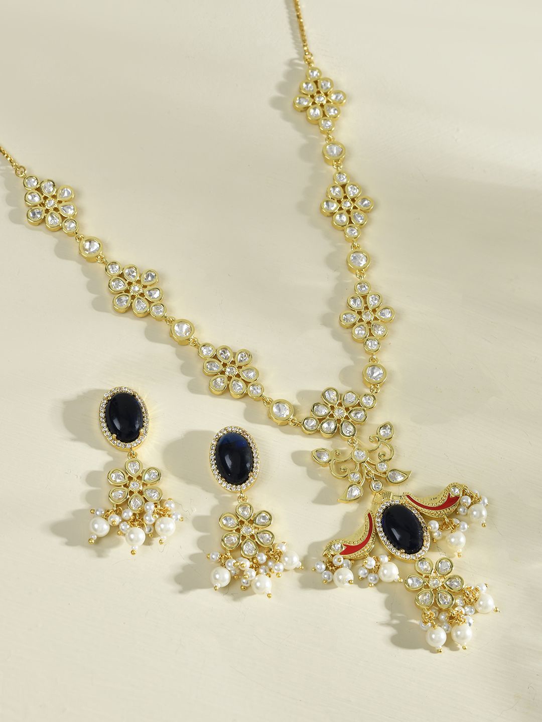 

Voylla Gold Plated Kundan Studded Jewellery Set