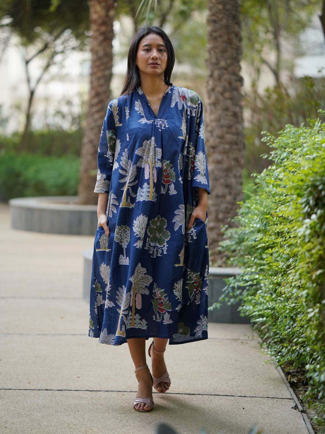 

The Quince Life Women Printed A-Line Blue Palm Sunday Cotton Dress