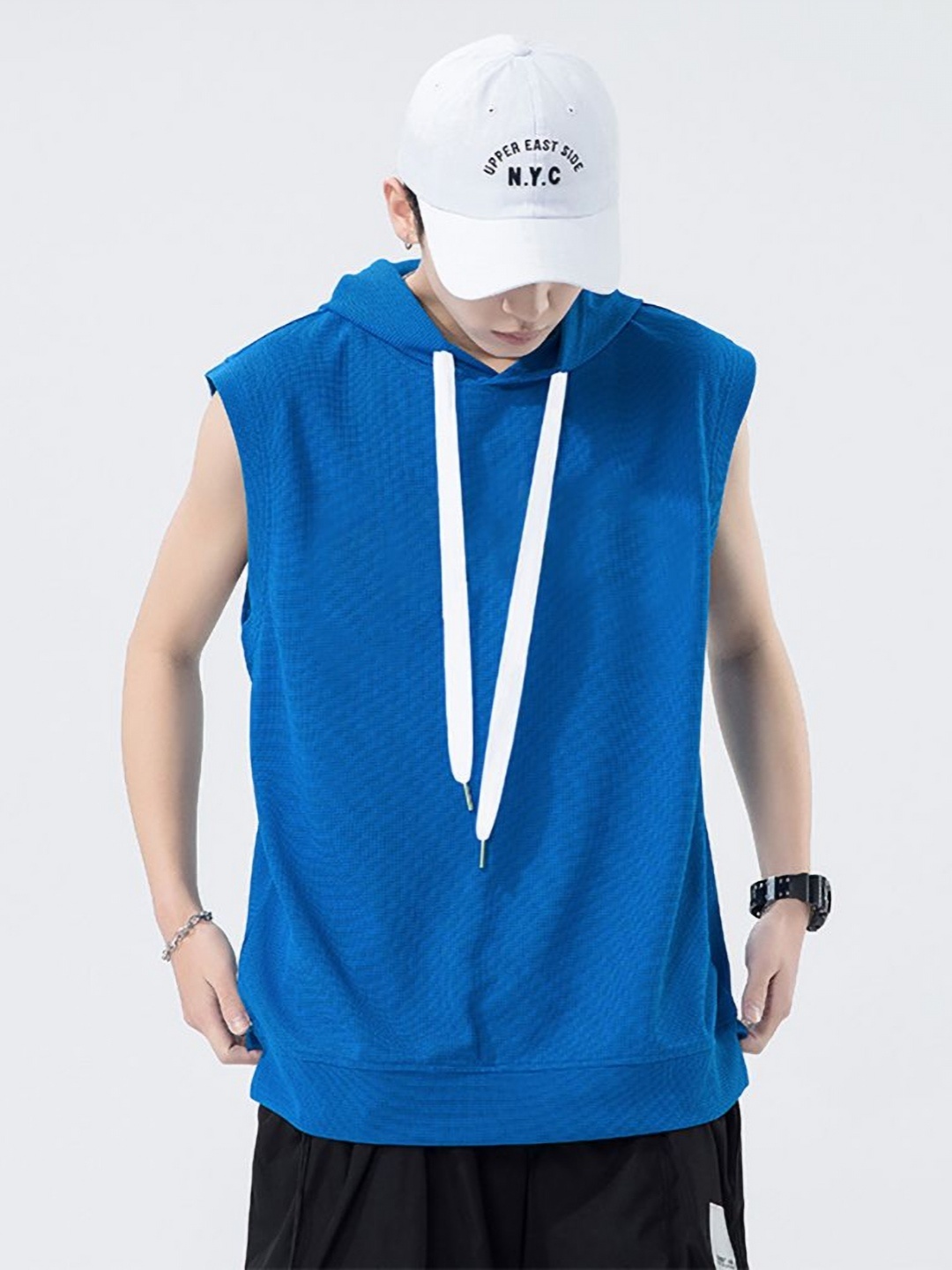 

StyleCast x Revolte Men Self Design Hooded Relaxed Fit T-shirt, Blue