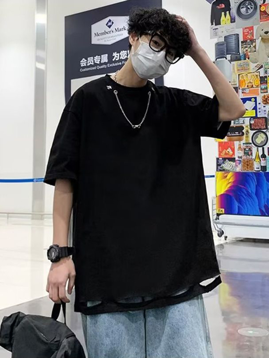 

StyleCast x Revolte Men Solid Round Neck Oversized T-shirt, Black