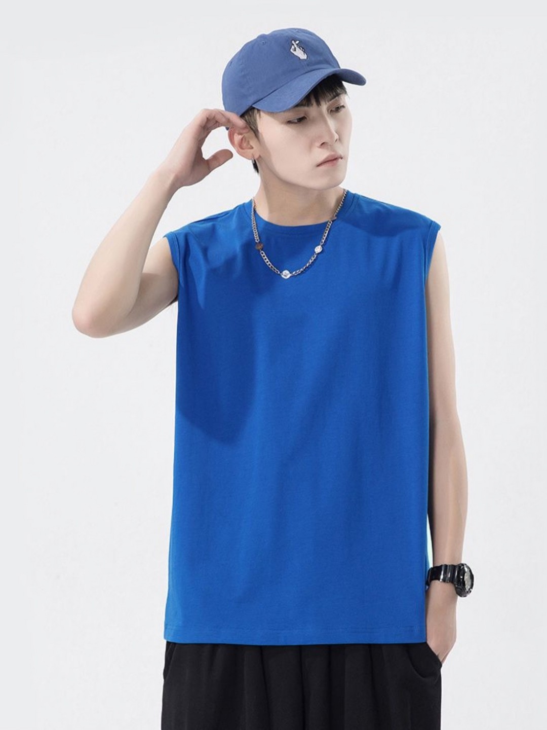 

StyleCast x Revolte Men Solid Round Neck Cotton T-shirt, Blue