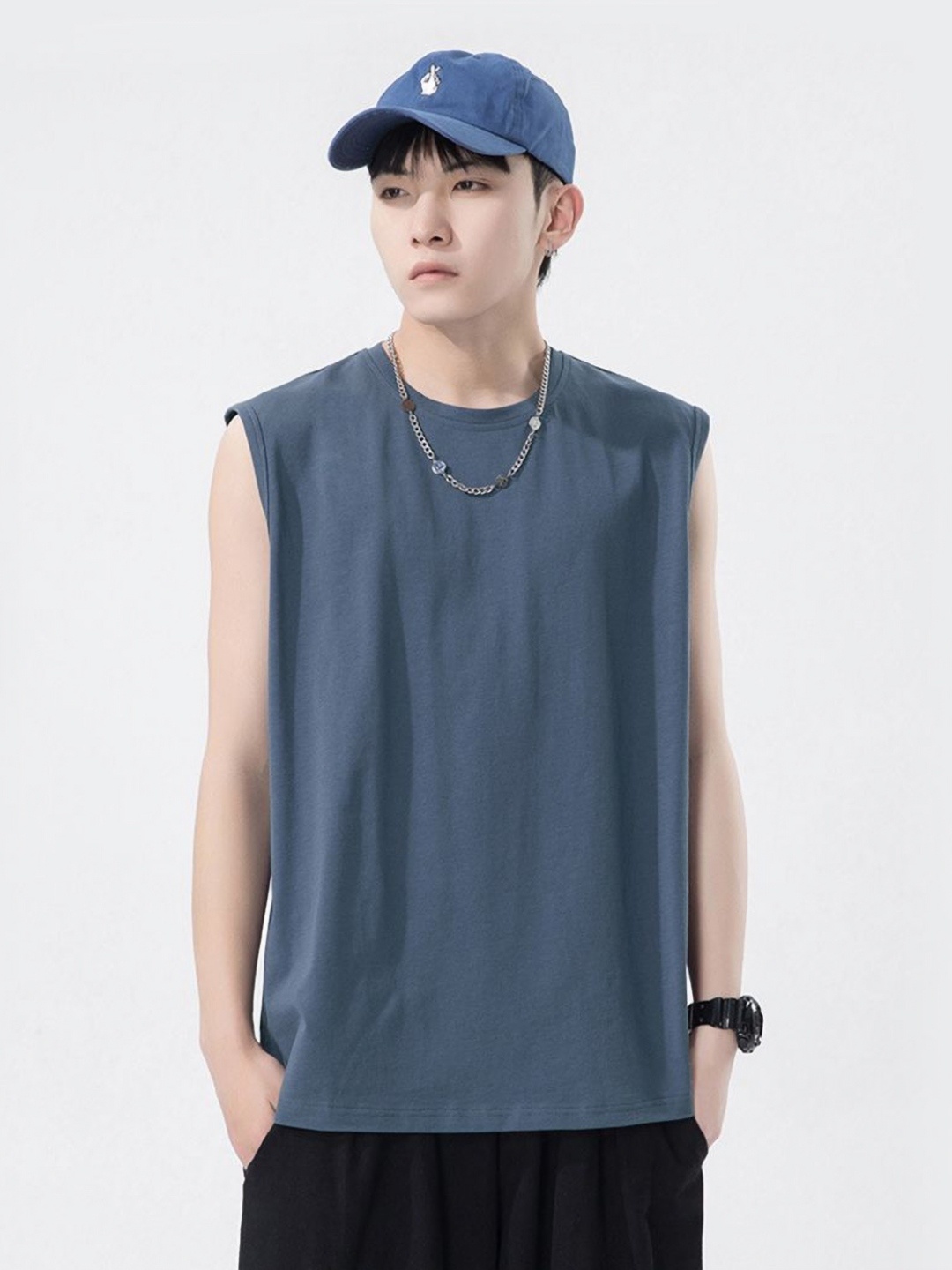

StyleCast x Revolte Men Solid Round Neck Cotton T-shirt, Grey
