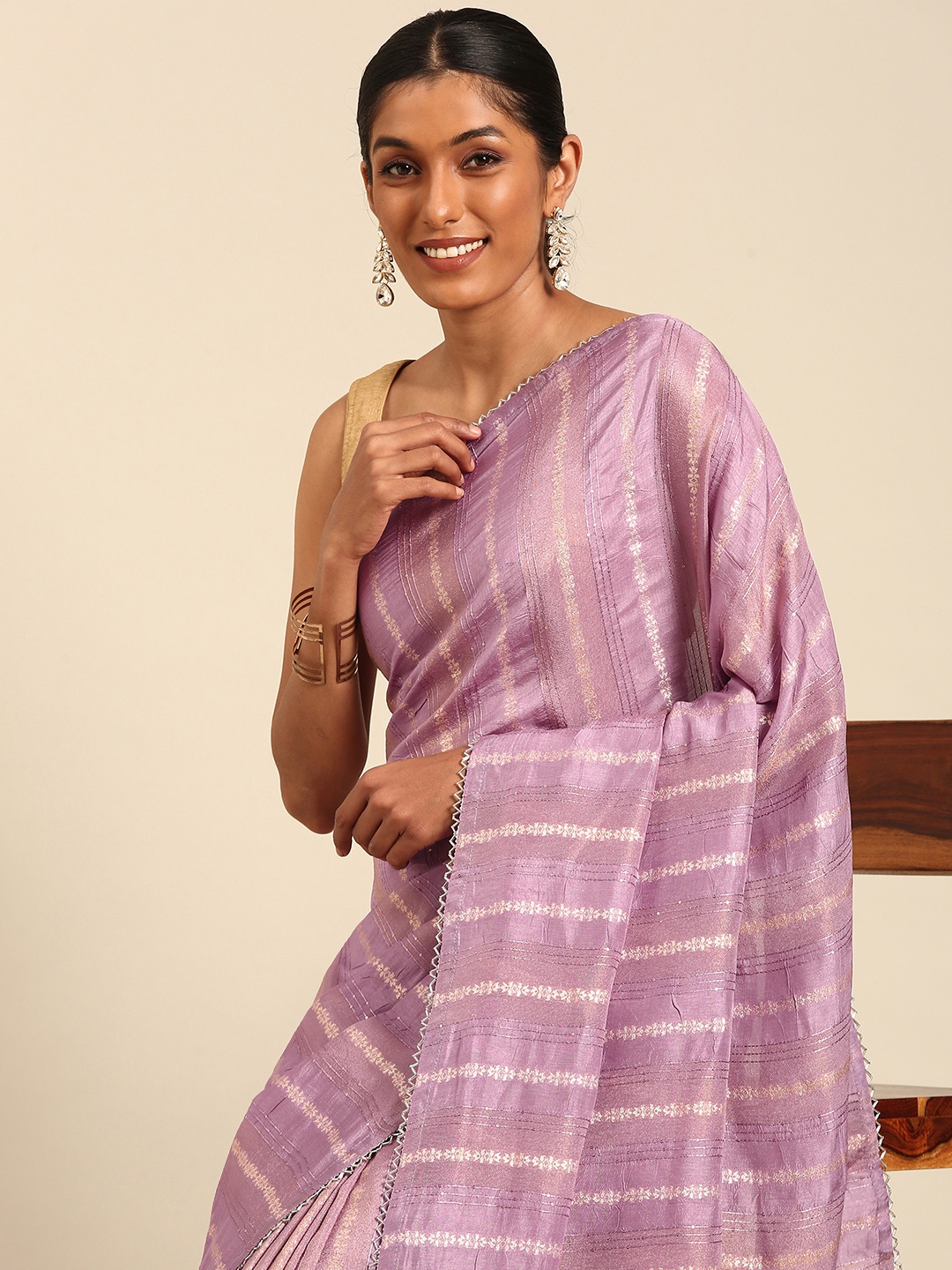 

MOHEY Woven Design Embroidered Detailed Saree, Purple