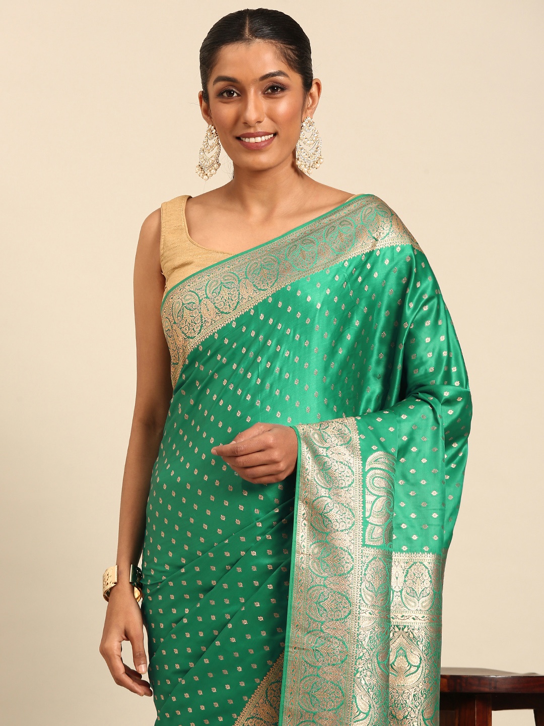 

MOHEY Woven Design Zari Saree, Green