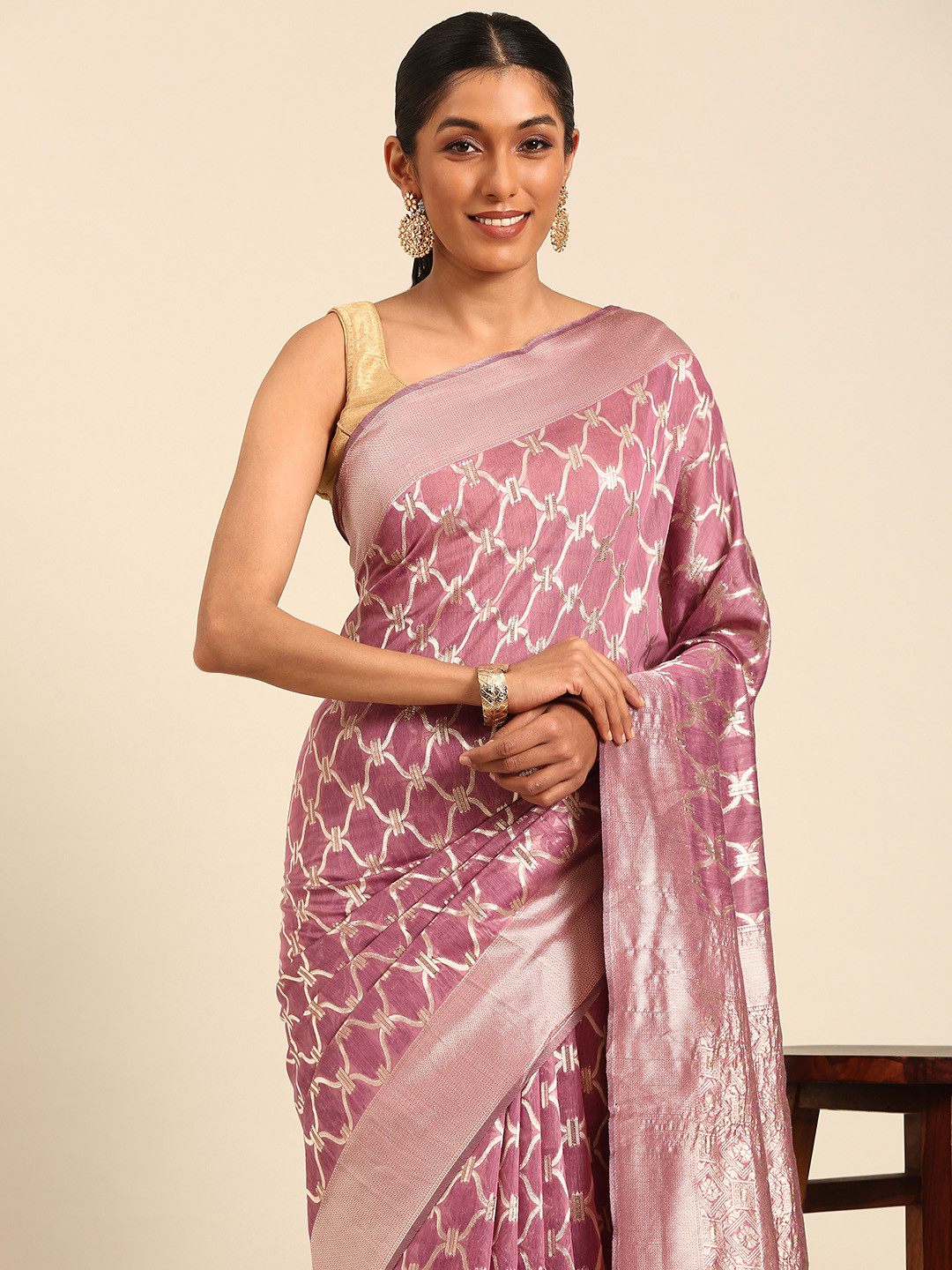 

MOHEY Woven Design Saree, Purple
