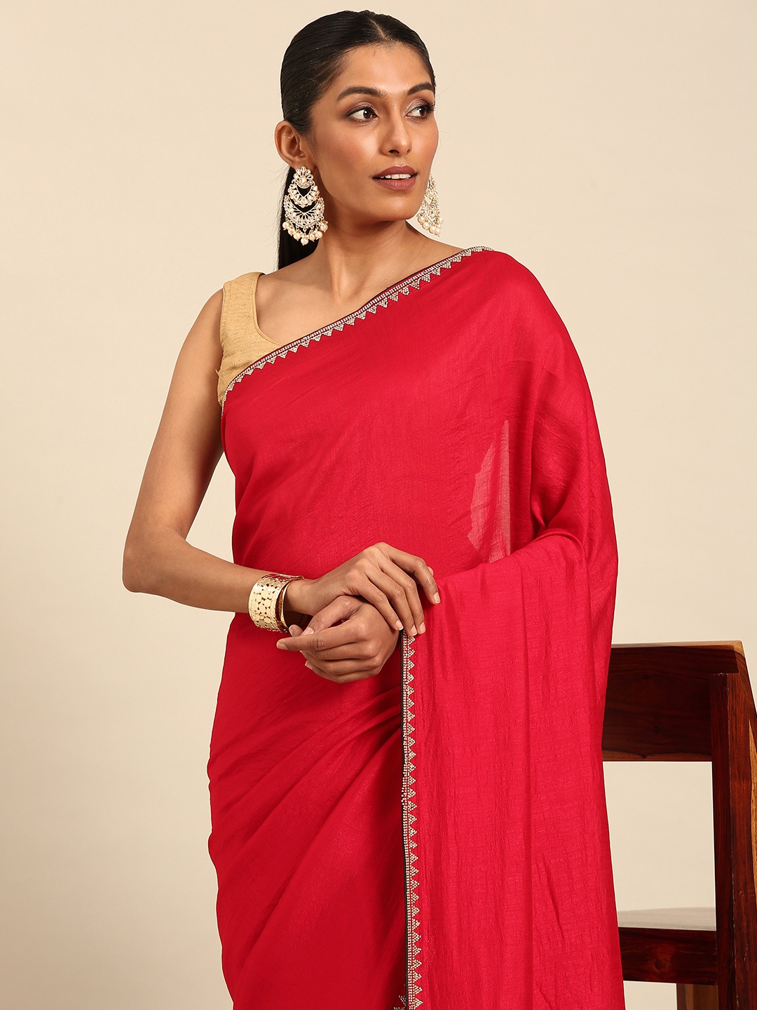 

MOHEY Embellished Saree, Red