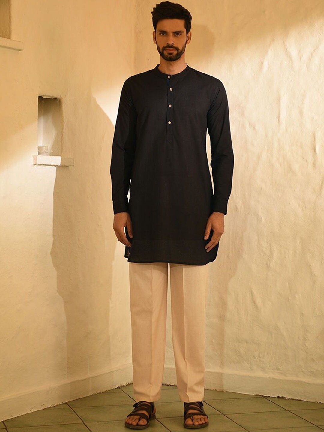 

JAYPORE Men Cotton Mid-Rise Pyjamas, Beige