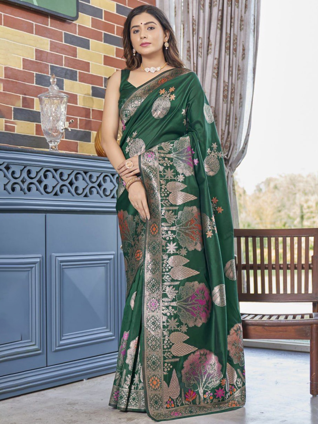 

Kriyansh Woven Design Zari Kanjeevaram Saree, Green