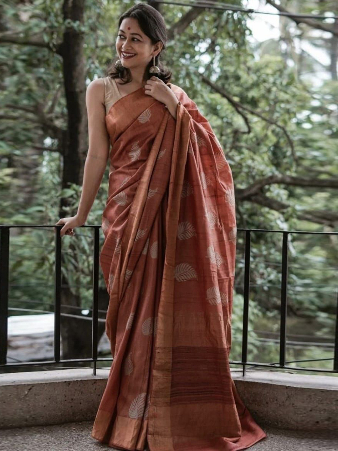 

Kriyansh Woven Design Zari Kanjeevaram Saree, Red