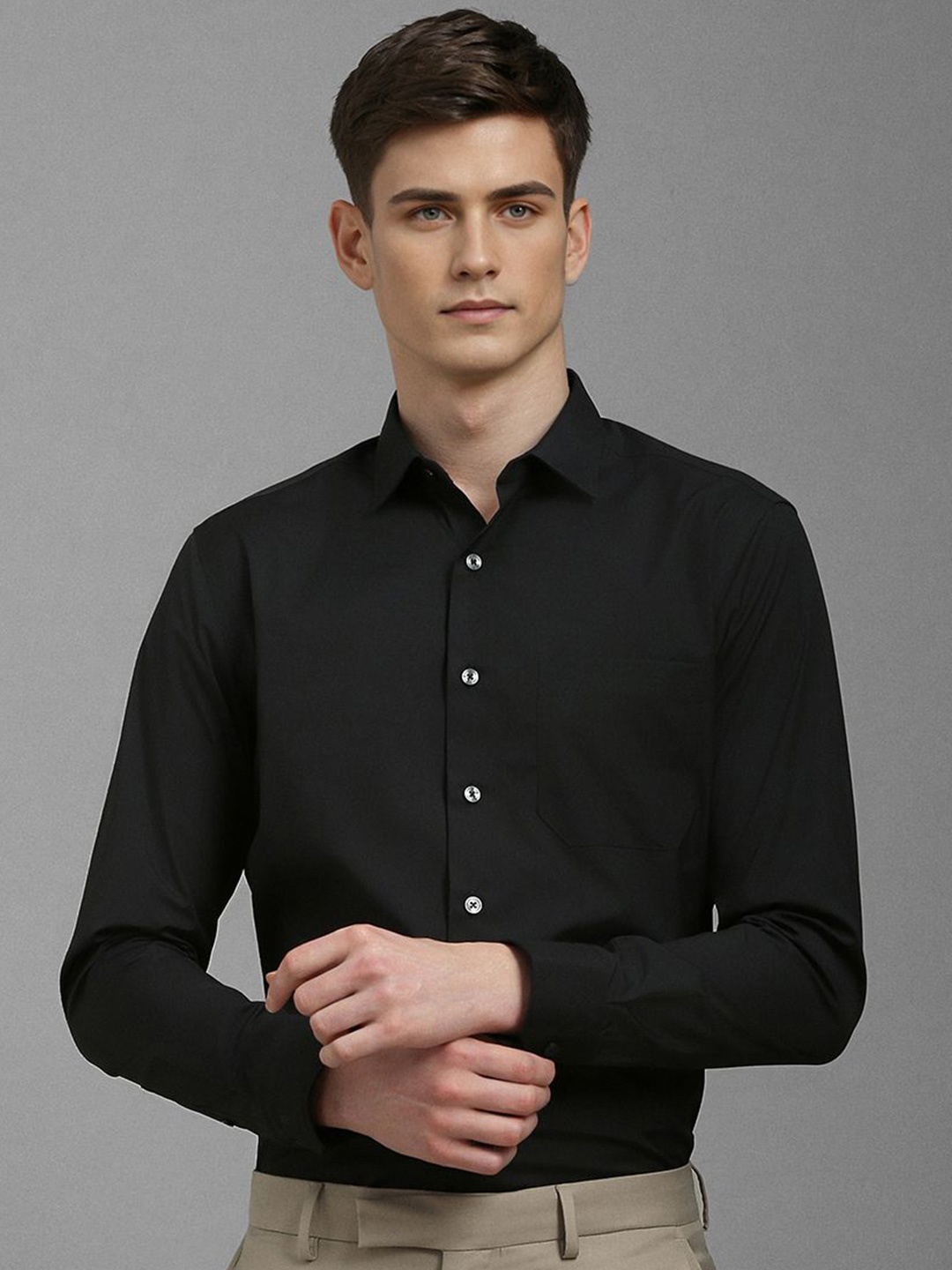 

Louis Philippe Men Slim Fit Spread Collar Solid Cotton Formal Shirt, Black