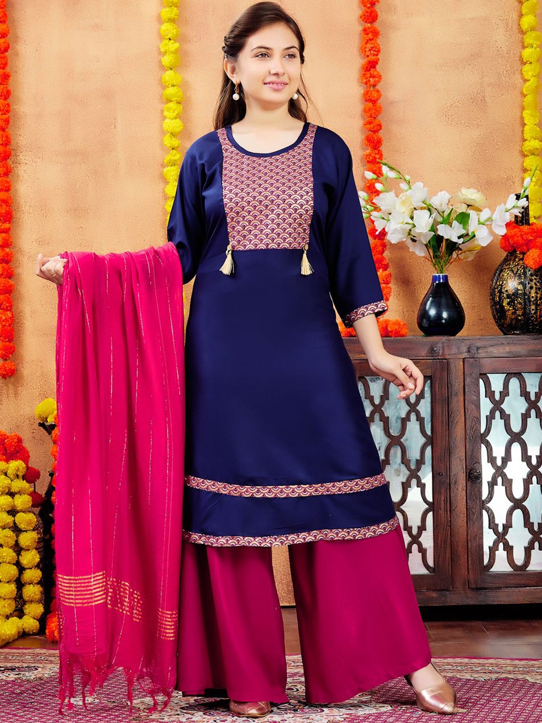 

BAESD Girls Ethnic Motifs Yoke Design Round Neck Straight Cotton Kurta, Navy blue