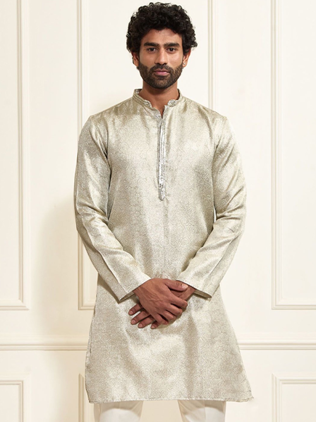 

VASTRAMAY Floral Woven Design Thread Work Jacquard Weave Straight Kurta, Beige
