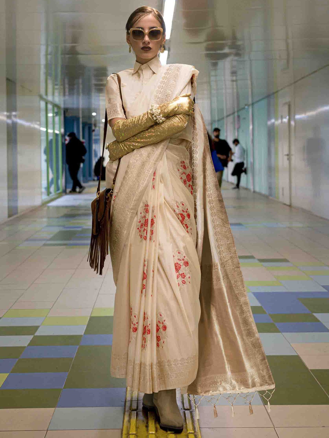 

KIMISHA Woven Design Floral Saree, Cream