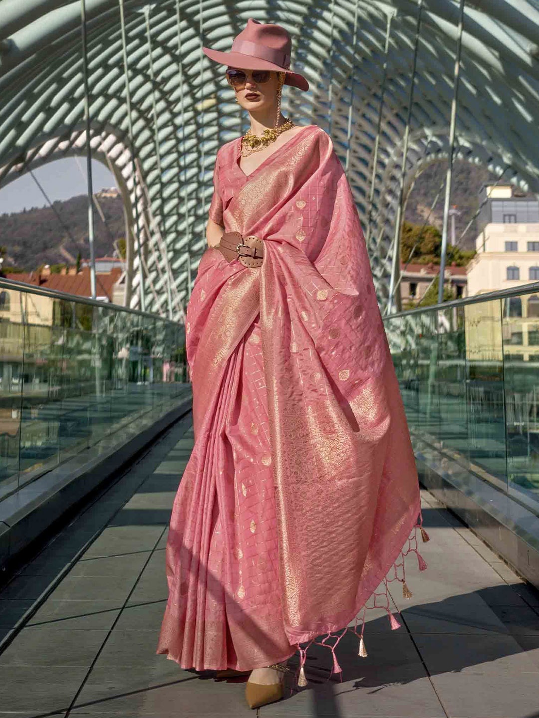 

KIMISHA Women Woven Design Zari Saree, Pink