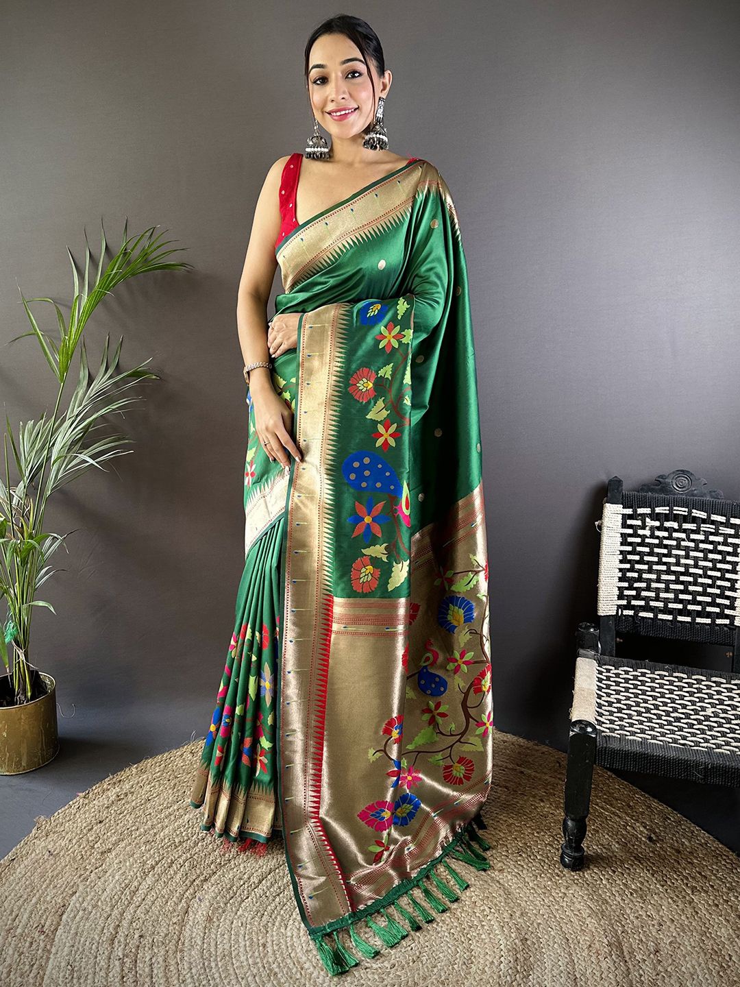 

Mitera Ethnic Motifs Zari Silk Blend Paithani Saree, Green