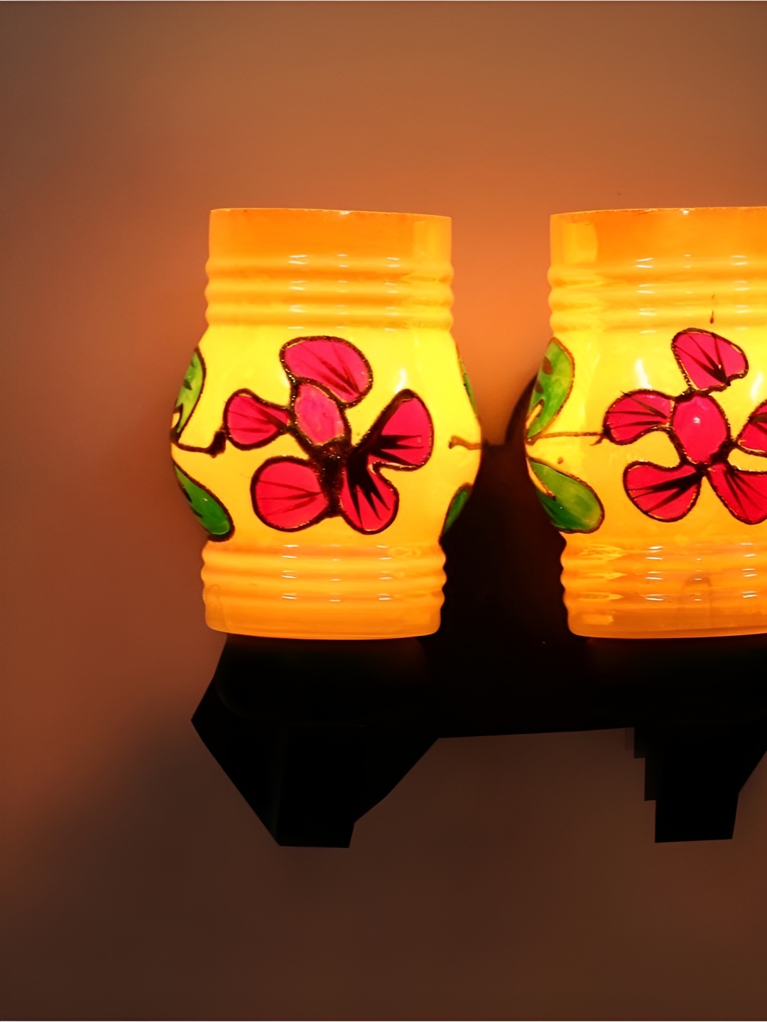 

Afast Brown & Red Printed Wood Wall Lamp