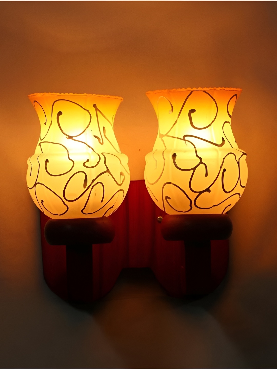 

Afast Yellow & White Printed Abstract Shaped Wood Contemporary Wall Lamp