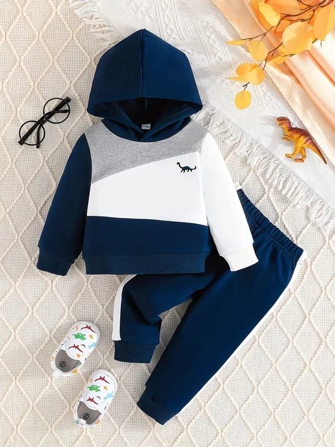 

ELPIXIE FASHION Kids Hooded Full Sleeves Tracksuit, Blue