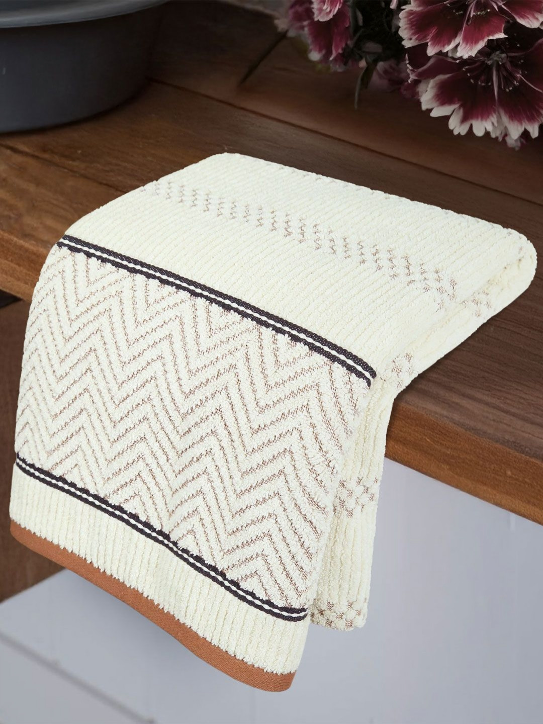 

MYTRIDENT ZEN Off White & Brown Printed Pure Cotton 600 GSM Bath Towel