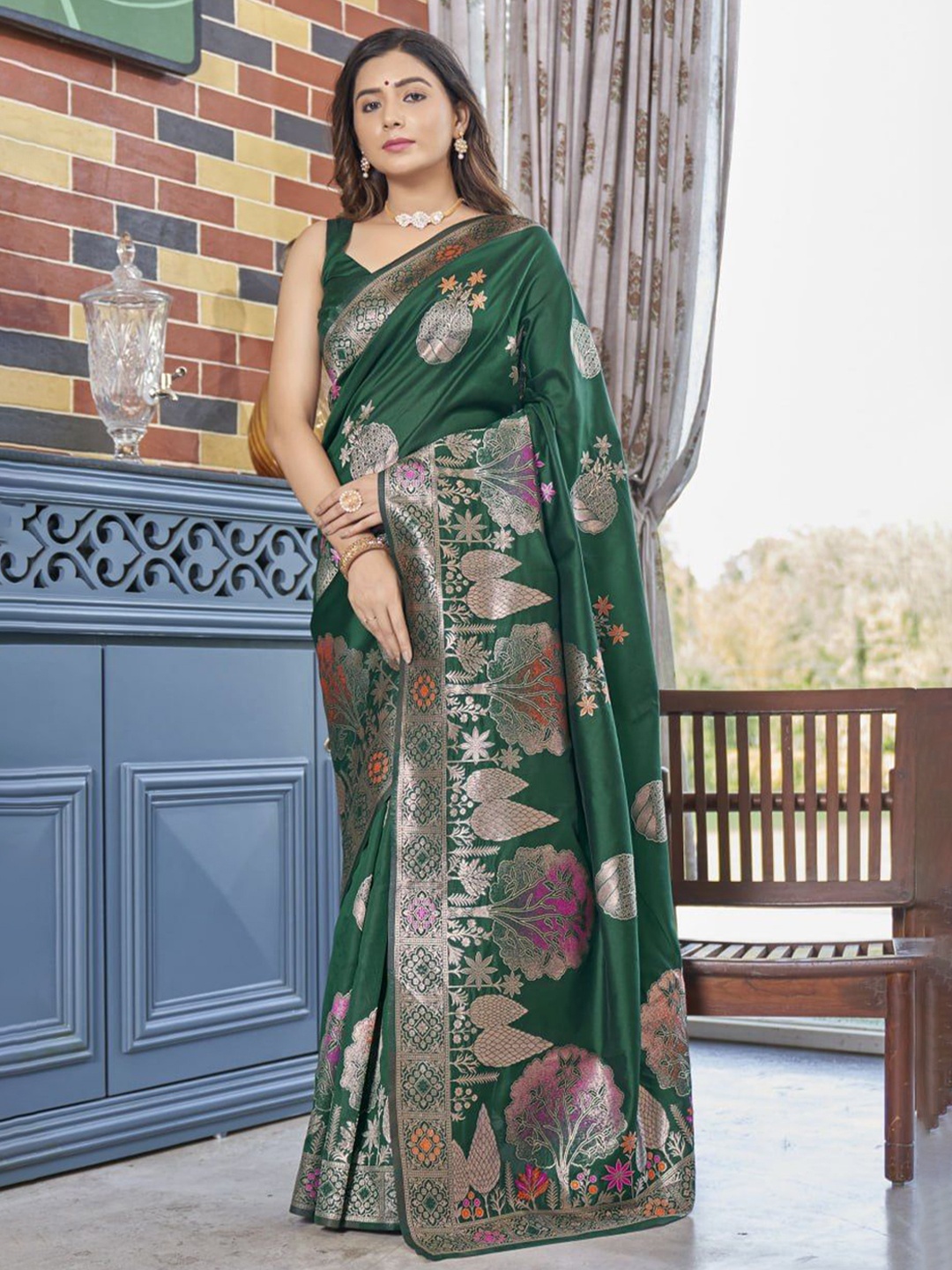 

bansari textiles Ethnic Motifs Zari Silk Cotton Kanjeevaram Saree, Green