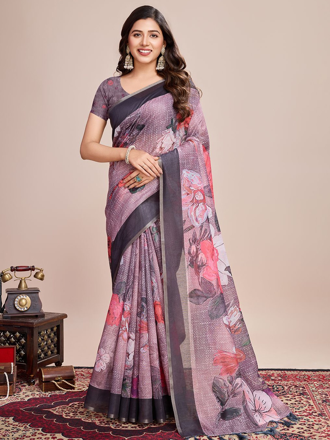 

Mitera Floral Printed Saree With Unstitched Blouse Piece, Purple